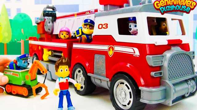 Spielzeugvideo: Farben lernen mit lustigen Spielzeugautos und Pfoten