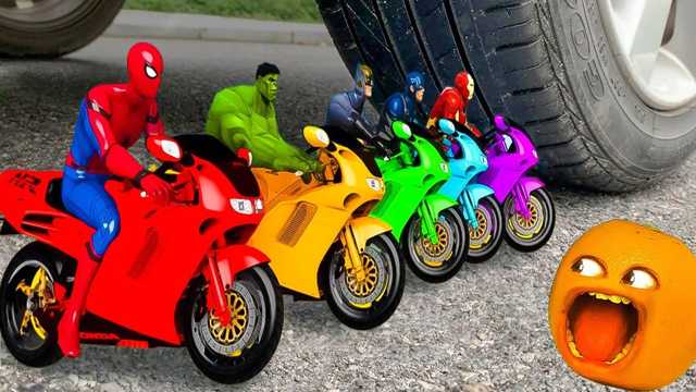 Knusprige und weiche Dinge mit einem Auto zerquetschen! Experiment: Luftballons vs. Auto
