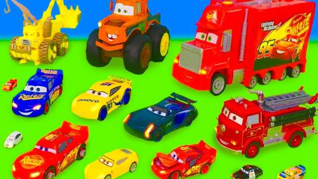 Vídeo de juguetes: Aprende los colores con divertidos coches de juguete.